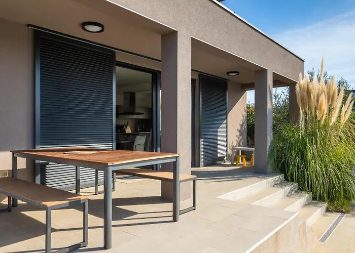 Privepolai By Guide * Pula