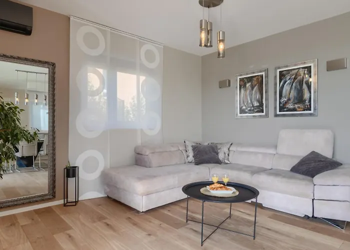 Privepolai By Guide * Pula