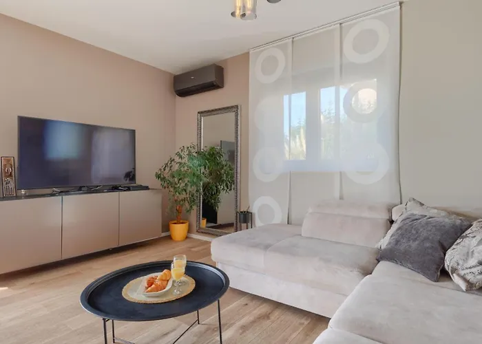 Privepolai By Guide Vila *