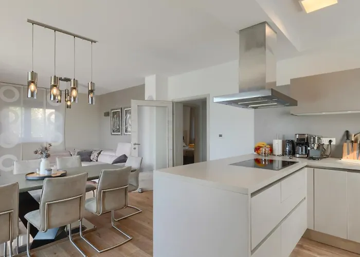 Privepolai By Guide Πούλα